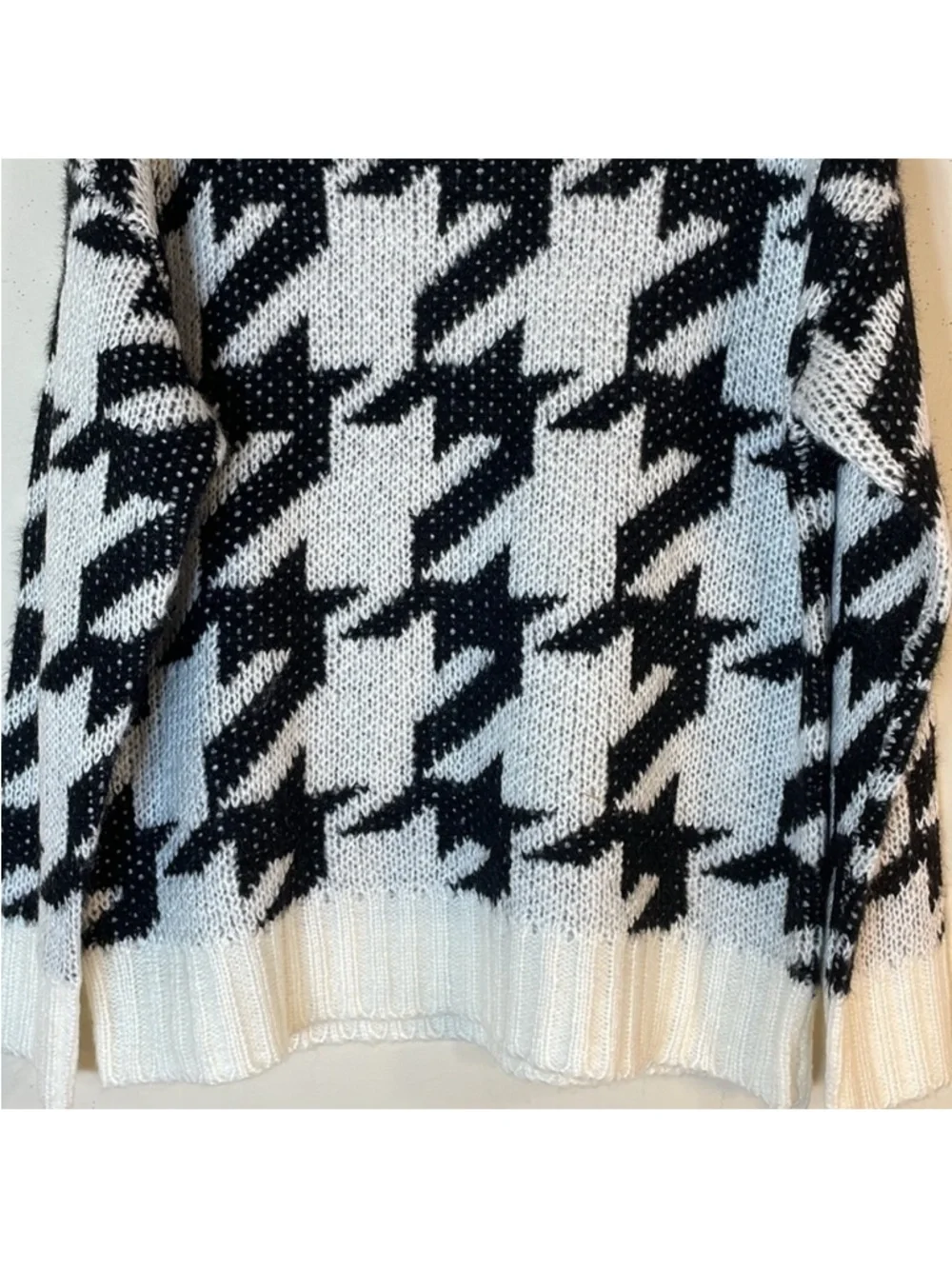 JOHN + JENN Rickey Houndstooth Crew Neck Sweater. Large. NWT. $135! - Picture 5 of 8